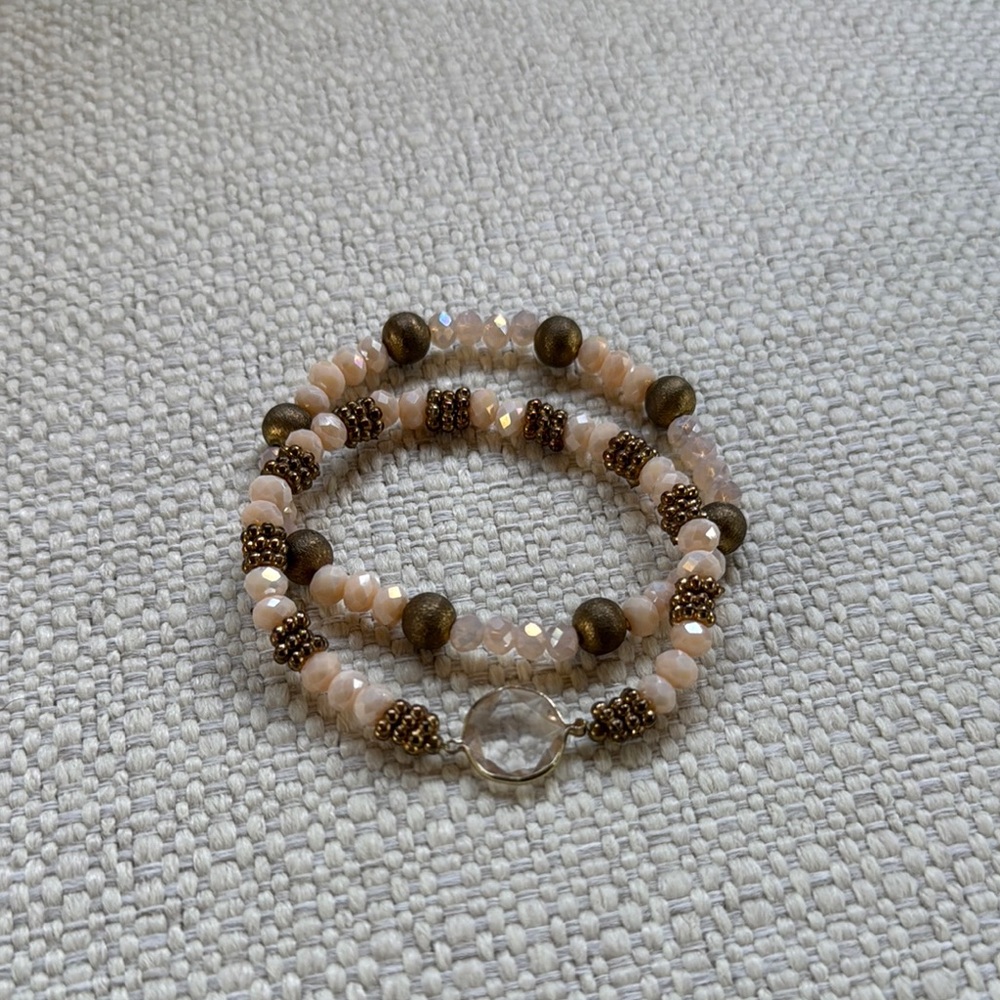 Gold and Cream Bracelet with Sophisticated Design